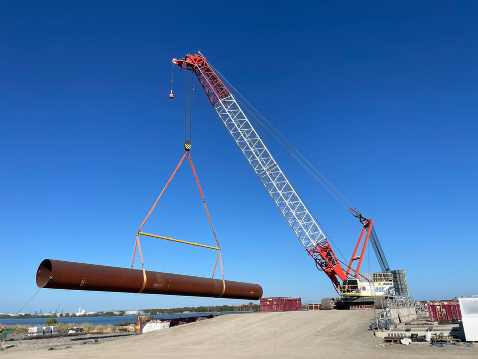 BSF Mobile Cranes performing a structural lift on a commercial project